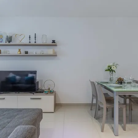 Sundial Court بيت ضيافة مسيدا